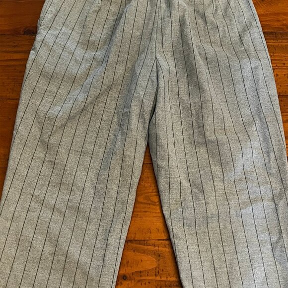 Express grey pinstripe dress pants with removable belt detail - Picture 2 of 6